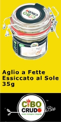 aglio a fette essiccato al sole