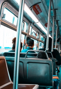 mondANZ... 1 Si diventa anziani quando gentilmente ti cedono il posto sull'autobus