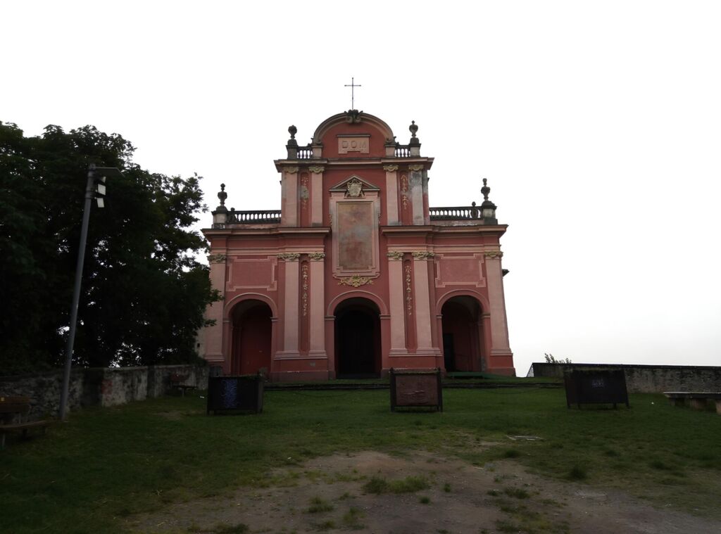 Chiesa San Giovanni a Caraglio, piccolo comune cuneese dove ha sede il social PAR